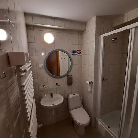 Hostal Ds Za Kolumnami *