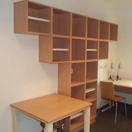Hostal Ds Za Kolumnami *