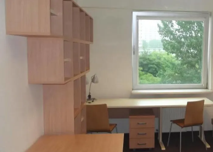 Ds Za Kolumnami Vandrerhjem *